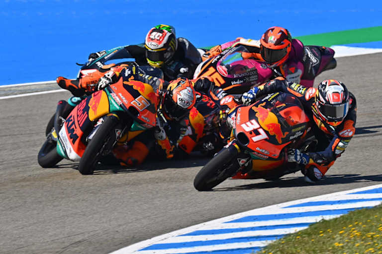 Jaume Masia #5 und Darryn Binder (dahinter) haben keine Chance