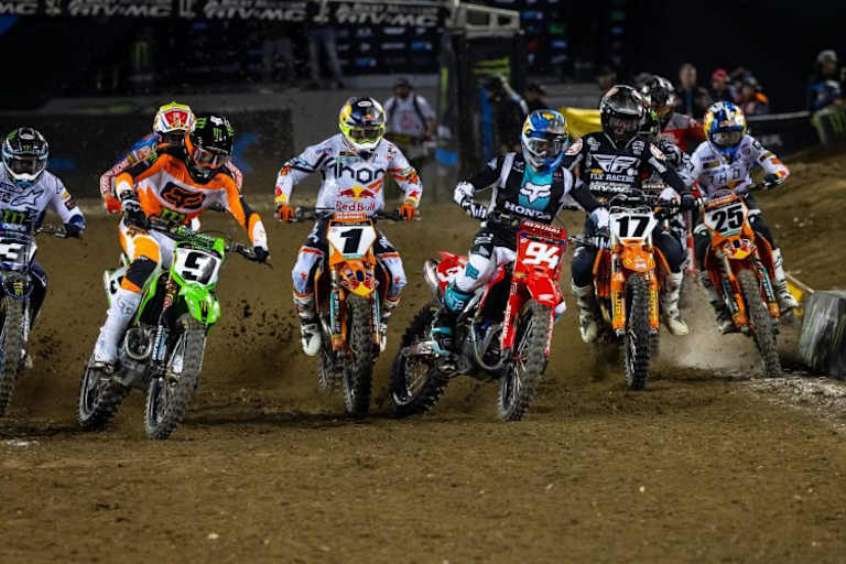 Ken Roczen startete in Runde 2 von Oakland mit dem roten Nummernschild des Tabellenführers