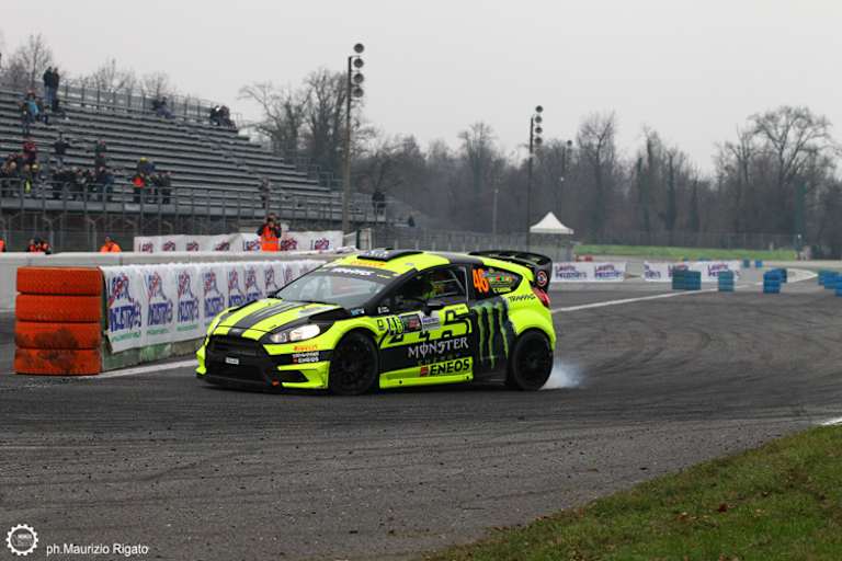 Der Zweirad-Profi ist auch auf vier Rädern schnell unterwegs