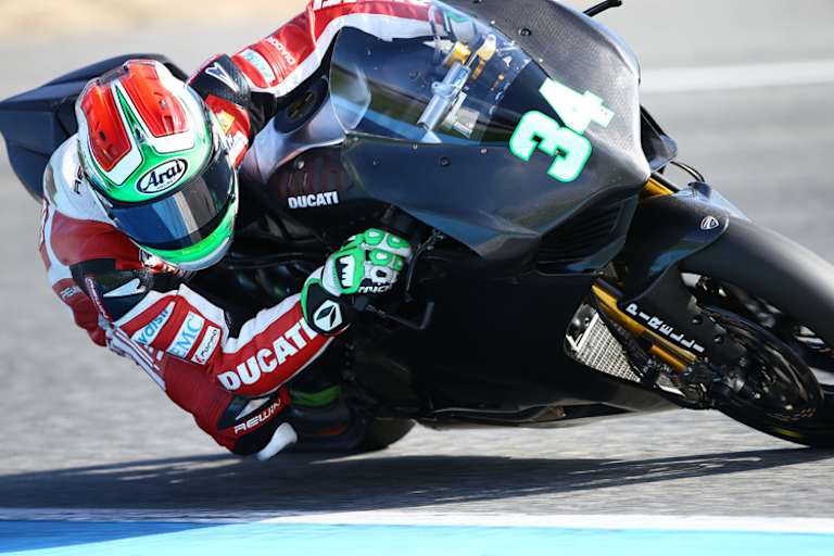Davide Giugliano quetscht alles aus seiner Ducati heraus