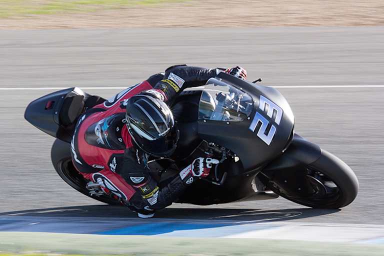 In Jerez testete Schrötter im Februar erstmals die 2016er-Kalex