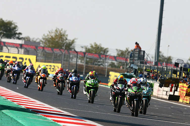 In den Supersport-300-Rennen wird maximale Action geboten