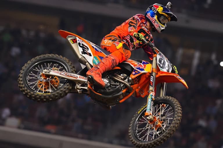 Ken Roczen musste sich über viele Runden mit Short und Canard herumschlagen und beendete das Rennen auf Platz 7