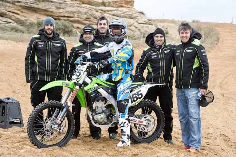 Die Kälte scheute Jonathan Rea nicht: Er fuhr statt mit dem Superbike mit einem MX