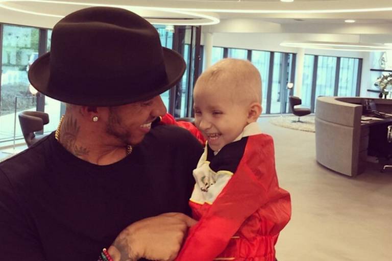 Hamilton zeigt sich von seiner anderen Seite