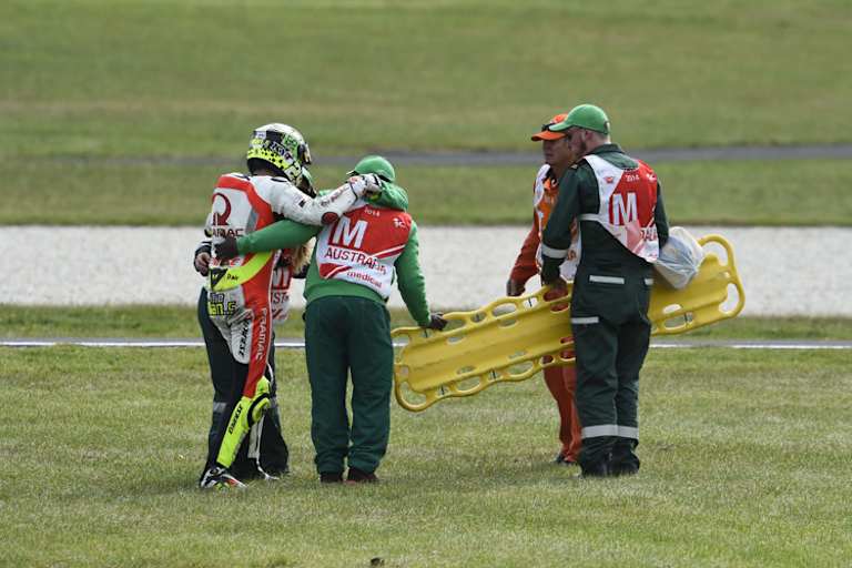 Iannone nach seinem Sturz in Australien