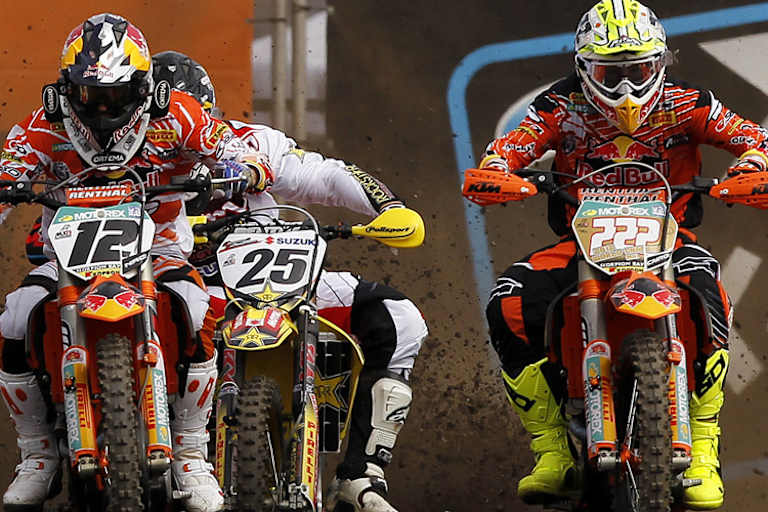 Der Start in Teutschenthal mit den diesjährigen Haupt-Protagonisten Max Nagl (12), Clement Desalle (25) und WM-Leader Antonio Cairoli (222)