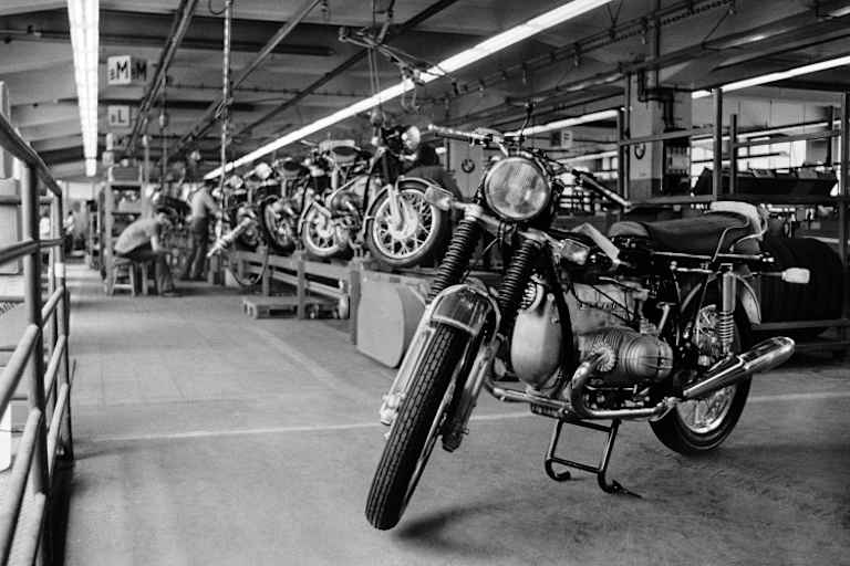 Wie alles begann: Fertigung der /5-Modelle mit einer Kadenz von 30 Motorrädern pro Tag