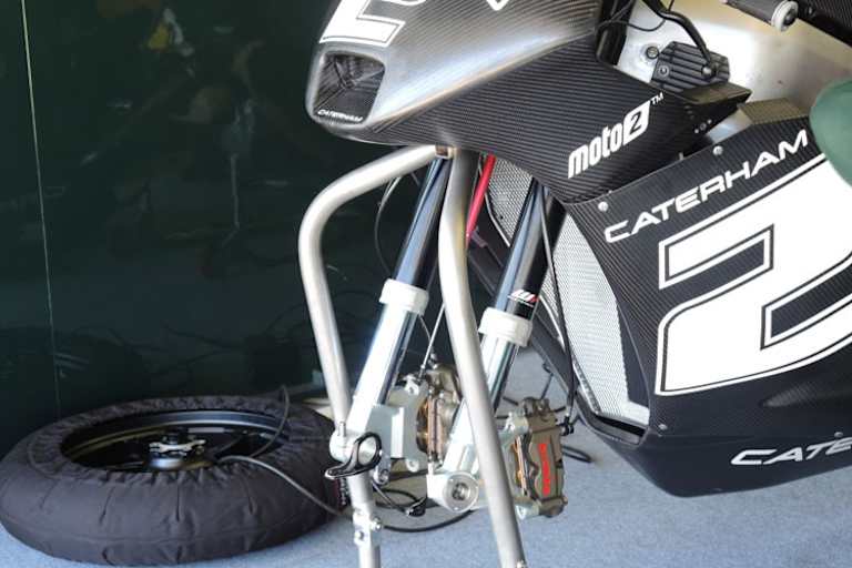 Caterham setzt auf WP Suspension: Vordergabel am Motorrad von Josh Herrin