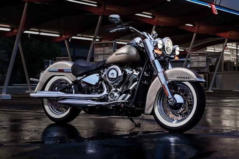Eher Tourer als Chopper: Wer bislang ein Dyna-Modell orderte, kann nun zur Softail Deluxe greifen