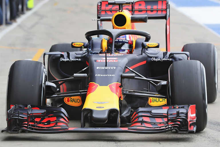 Testfahrer Pierre Gasly mit dem Schutzbügel