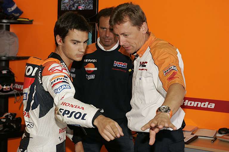 Erfolgreiche Zusammenarbeit: Dani Pedrosa mit Leitner bei Repsol-Honda, dahinter Alberto Puig