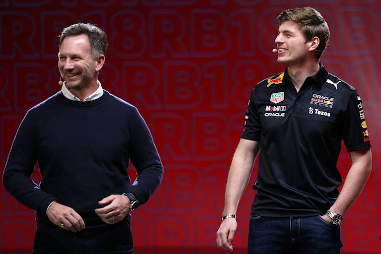 RBR-Teamchef Christian Horner und Weltmeister Max Verstappen