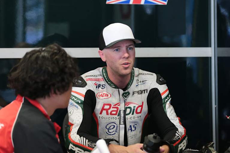 Michael Laverty: « Als ich auf die Strecke zurückkam, war ich in der Nähe von Broc, doch dann musste ich nochmals an die Box und das hat alle Chancen auf ein gutes Resultat ruiniert»