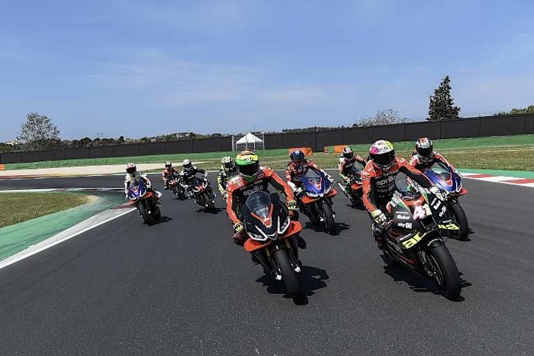 Alle Stars, ob Fahrer oder Motorräder, werden dabei sein an der grossen Aprilia-Feier am 7. Mai 