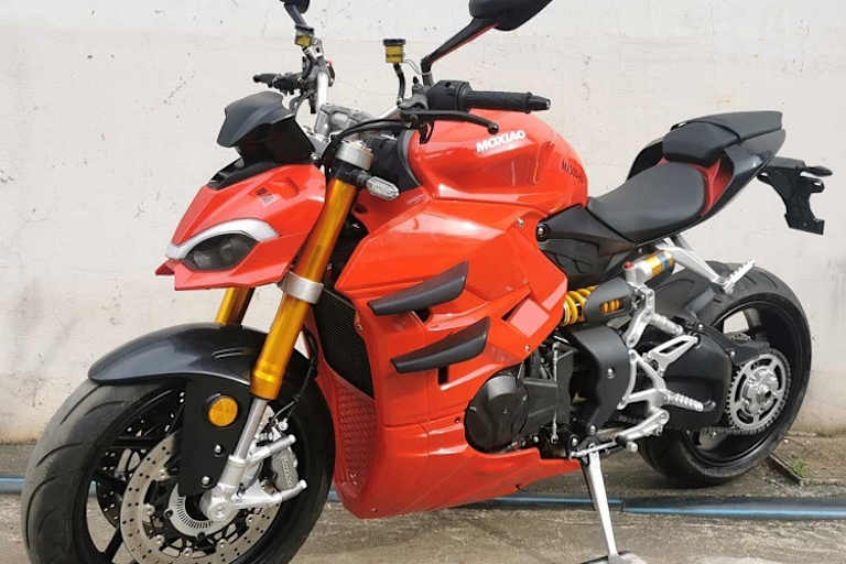 Moxiao MX500: der 190er Hinterreifen dürfte den 45 PS gewachsen sein.