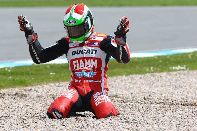 Stürze wollen die Tifosi sicher nicht wieder von Davide Giugliano sehen