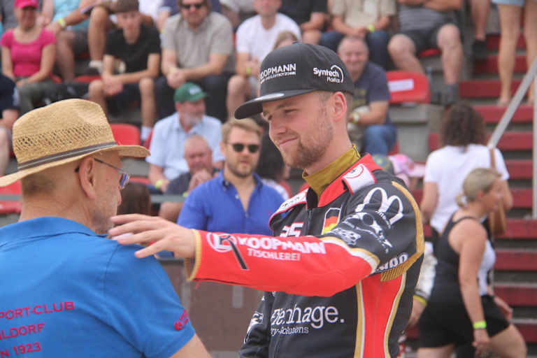 Lukas Fienhage wird am 12. September 26 Jahre alt