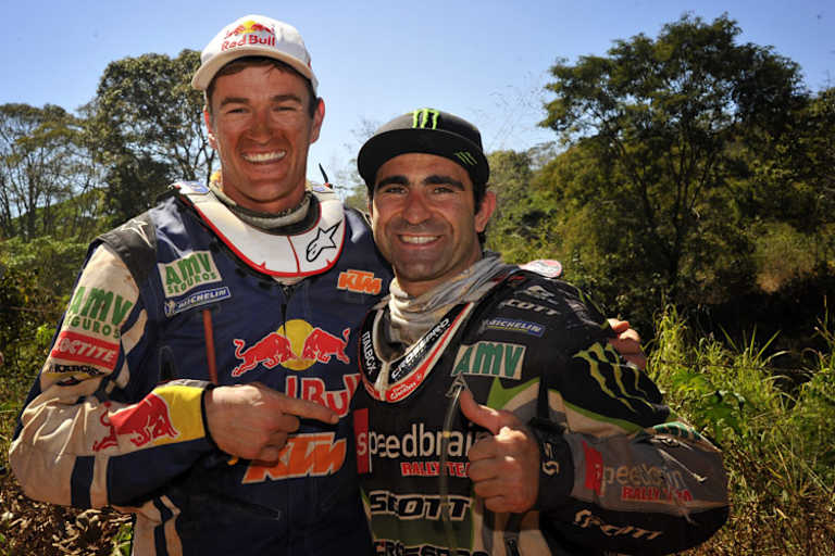 Grösster Erfolg der Karriere: Paulo Goncalves (re.) besiegte Dakar-Star Marc Coma