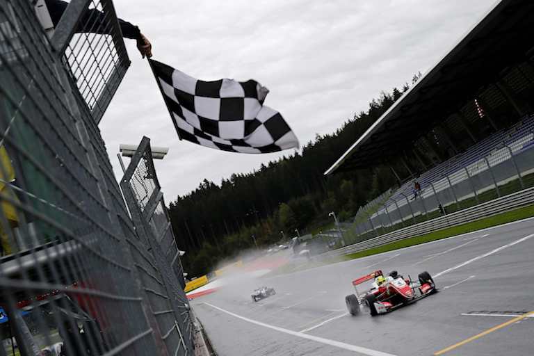 Im ersten Spielberg-Lauf holte sich der Teenager den Sieg