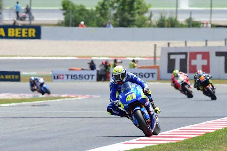 Aleix Espargaró lag in Barcelona auf Platz 4, als er stürzte
