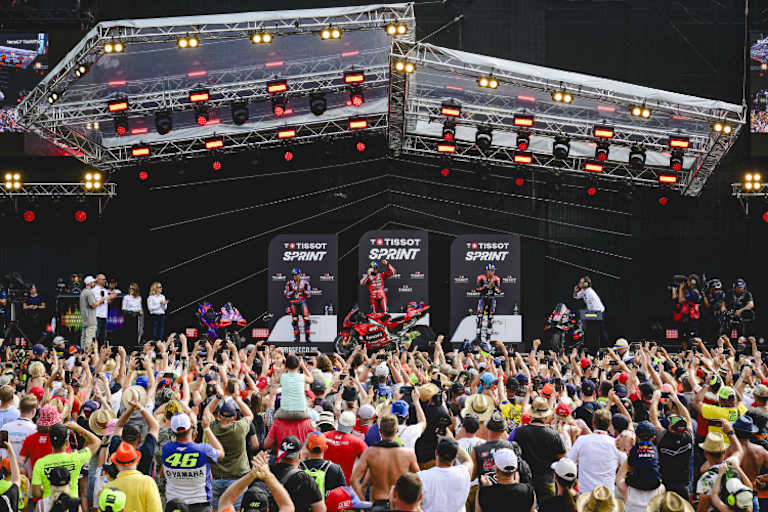 Jorge Martin, Pecco Bagnaia und Aleix Espargaro (v.l.) ließen sich feiern