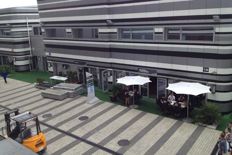 Bei Toro Rosso wird gegessen, gähnende Leere bei Lotus