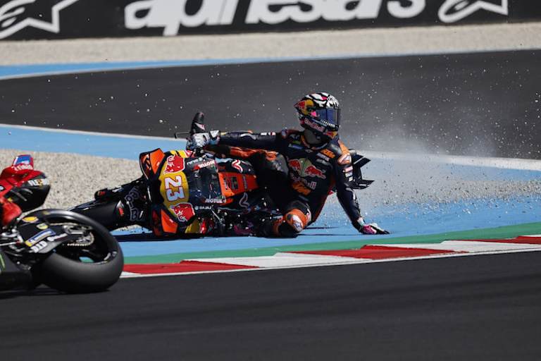 Nach seinem Ausrutscher schlitterte Enea Bastianini zurück auf die Piste