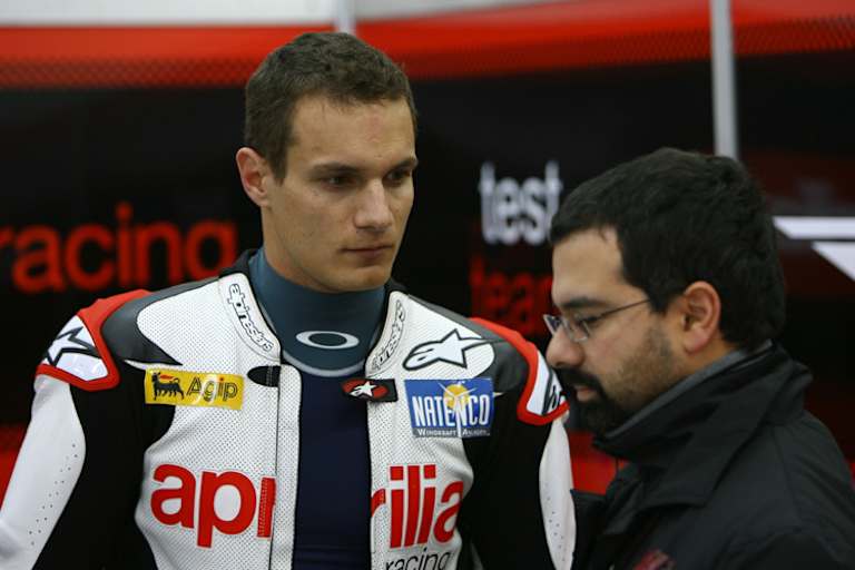 Alex Hofmann drückt Biaggi die Daumen.