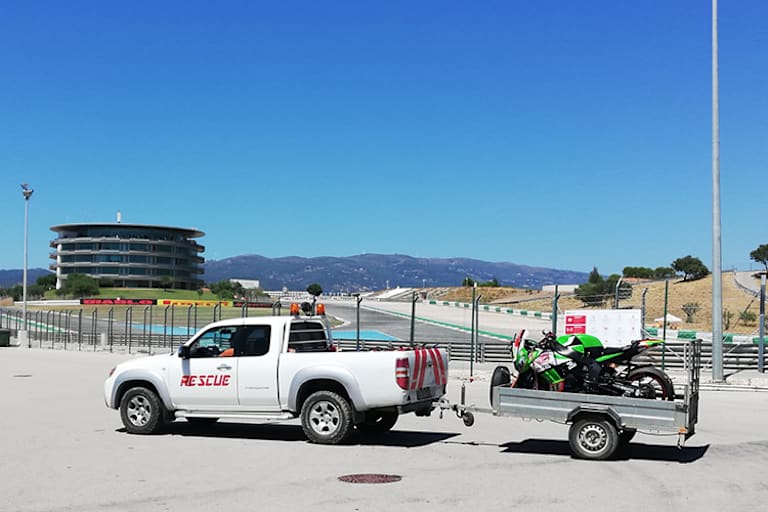 Sandros Kawasaki auf dem Rückstransport