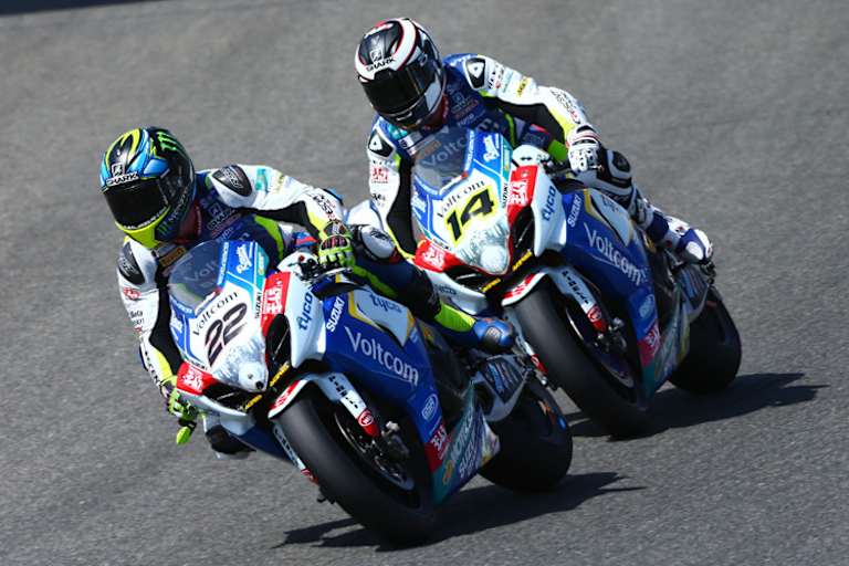 2015 fuhr Alex Lowes (vorne) mit Randy de Puniet bei Suzuki