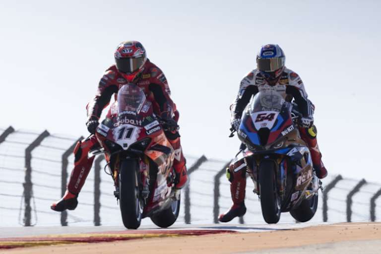 «ich gebe immer mein Bestes», sagt Nicolo Bulega, hier vor Toprak Razgatlioglu