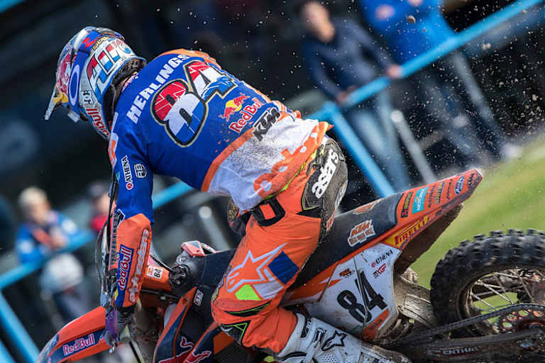 Jeffrey Herlings gewann den ersten Lauf in Assen