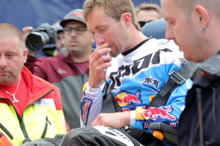 Max Nagl wird zu weiteren Untersuchungen ins Krankenhaus gebracht