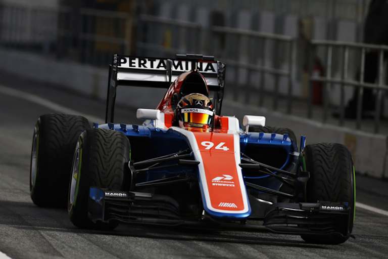 Der Wagen von Manor Racing hat die am weitesten herunter gezogene Fahrzeugnase