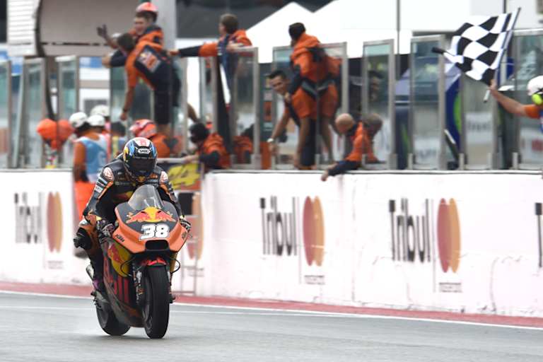 Bradley Smith muss um seinen Job als Stammfahrer bangen