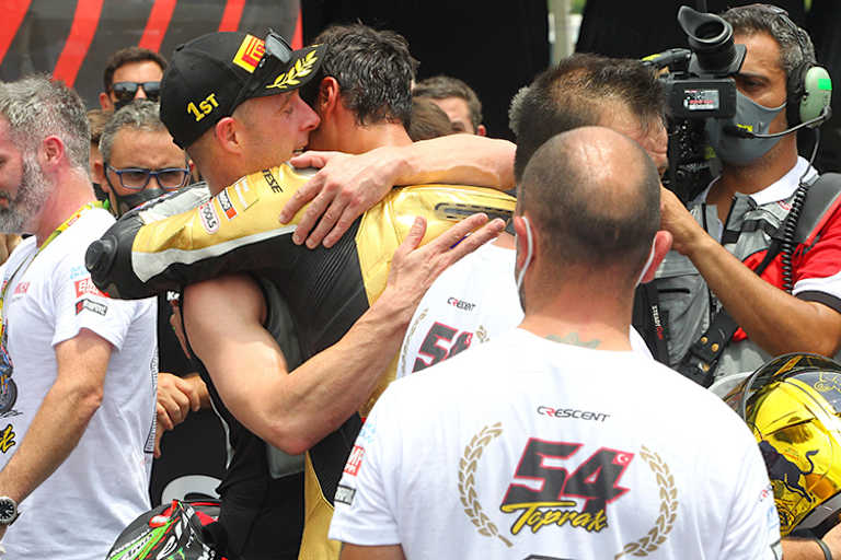 Die herzliche Umarmung von Rea