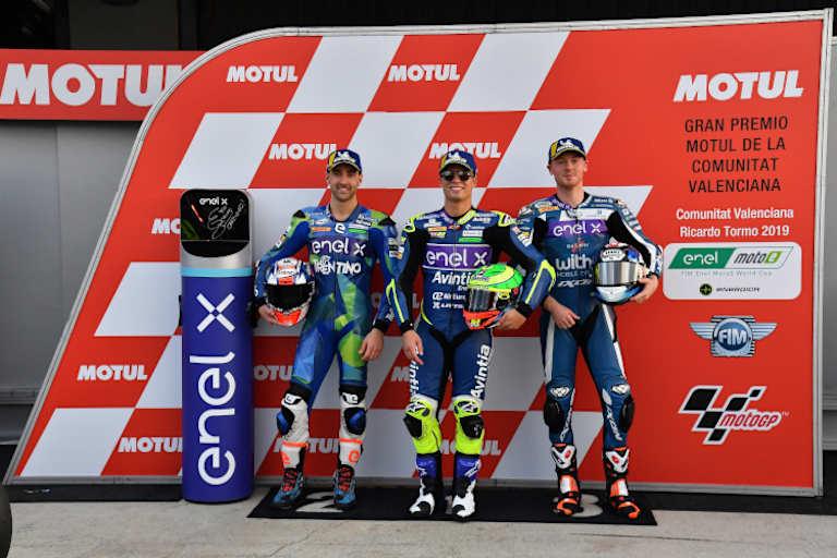 Die erste Startreihe in Valencia: Ferrari, Granado und Smith