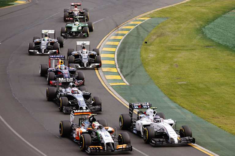 Mitten im Pulk: Sebastian Vettel kämpfe nicht nur mit der Konkurrenz, sondern auch mit seiner Suzie