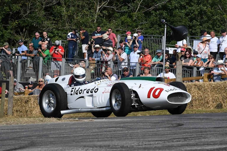 Beim Oldtimer-Festival von Goodwood 2018 wurde jener «Maserati Eldorado Special» ausgeführt, der 60 Jahre zuvor, 1958, beim Rennen der zwei Welten in Monza eingesetzt worden war. Am Lenkrad damals der unvergleichliche Stirling Moss