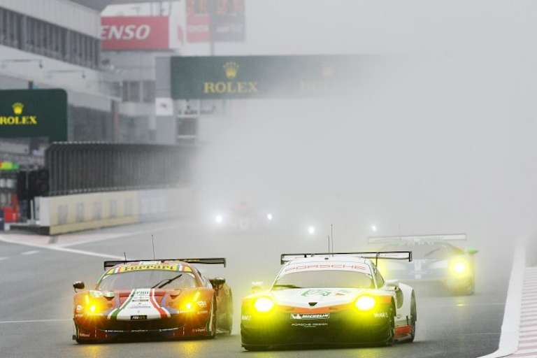 Ferrari 488 GTE (li.) und Porsche 911 RSR kämpften um den Triumph in der GTE-Klasse