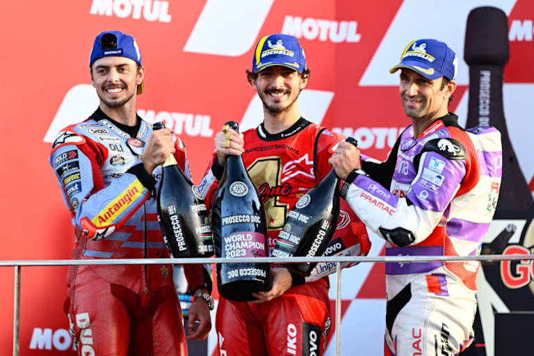 Fabio Di Giannantonio feierte in Valencia neben Bagnaia und Zarco auf dem Podest, wurde danach aber noch auf Platz 4 strafversetzt