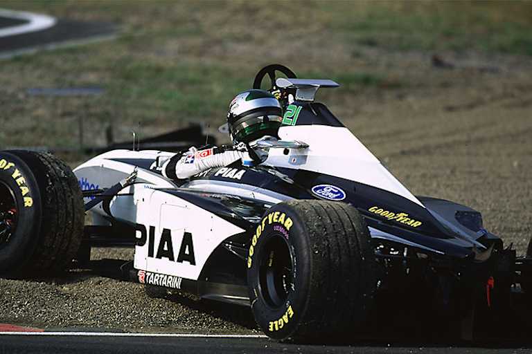 Tora Takagi in Japan 1998 nach dem Crash mit Tuero