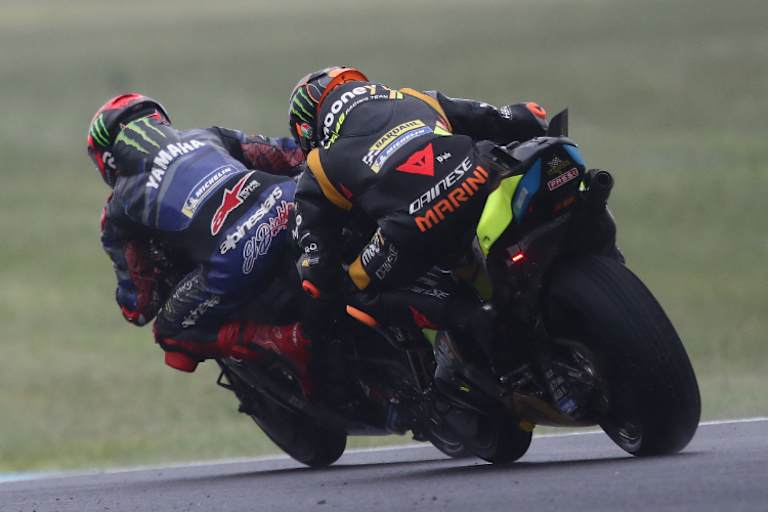 Luca Marini hinter Fabio Quartararo: «Keine Traktion»