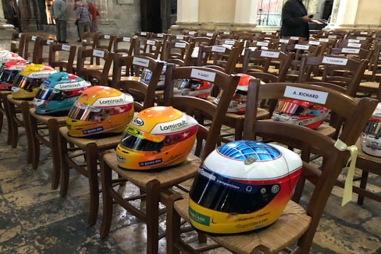 Die Familie legte frühere Helm von Anthoine Hubert auf die Stühle