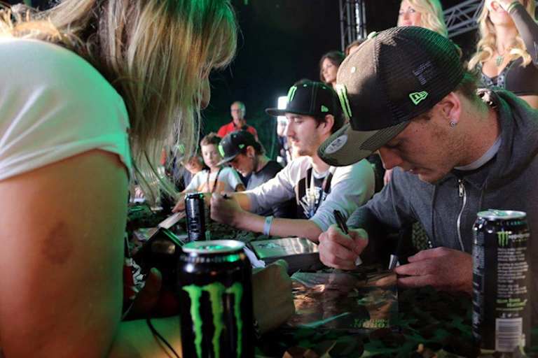 Die Autogramme von Darcy Ward waren immer begehrt