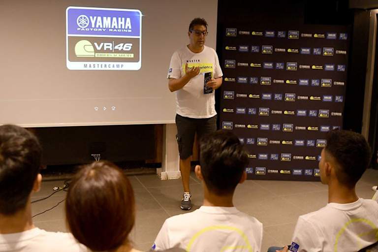 Die Fahrer wurden bereits für die Trainingstage vorbereitet