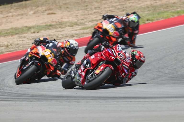 Pecco Bagnaia wehrte sich erfolgreich gegen Pedro Acosta