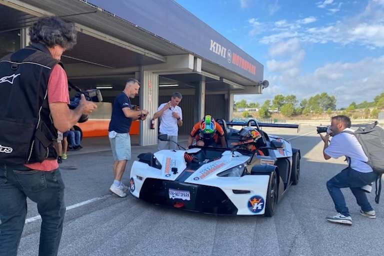 Pedro Acosta mit Beifahrer Brad Binder