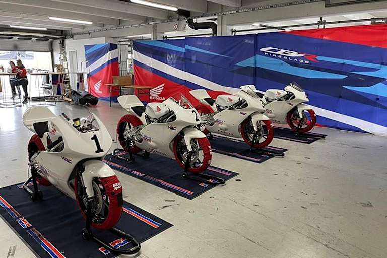 Stefan Bradl Rookies Days: Bisher vier eigene Bikes in der Box